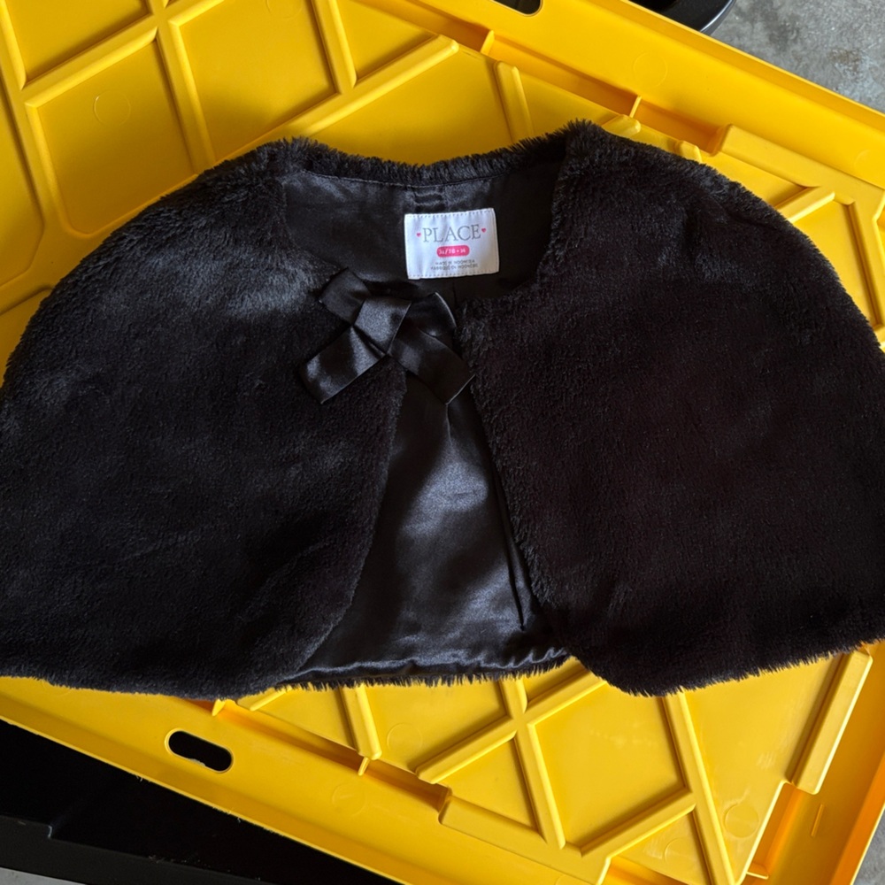 Children’s Place 14/xl Black Faux Fur Shawl Cape